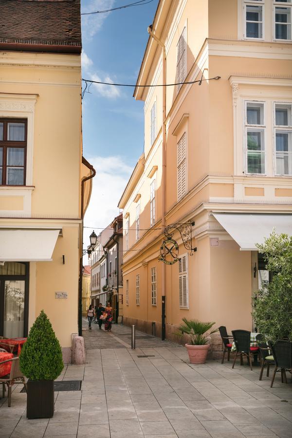 Appartement Főtér Rezidencia à Győr Extérieur photo