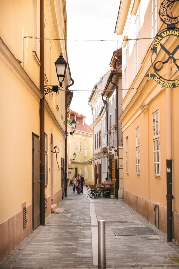 Appartement Főtér Rezidencia à Győr Extérieur photo